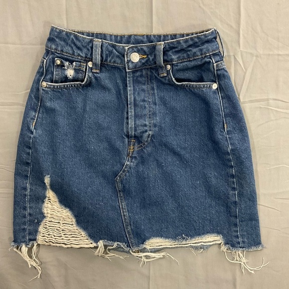 H&M Mini Skirt Womens 2 Distressed Button Fly Blue Denim Raw Hem‎ Retro Grunge - Picture 10 of 12